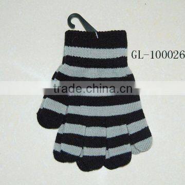 Fashion stripe glove