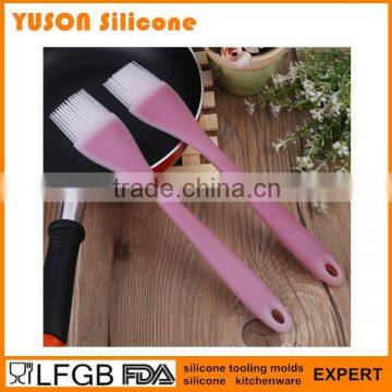 2016 Hot Ergonomic Solid Nylon Core Silicone Brush