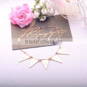 <<<2016 New Design Fashion Women European Style Gold Plated Chain Black Triangle Pendant Necklace Jewelry/