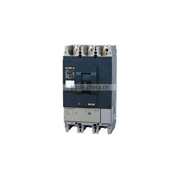 Moulded case circuit breaker