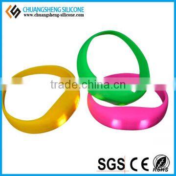 Factory price fashion LED silicone wrist bracelet