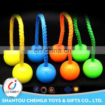 Novel gifts eco-friendly fingers luminous thumb chucks yo yo toy