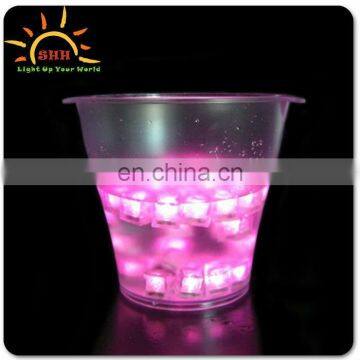 Glowing LED bar ice bucket