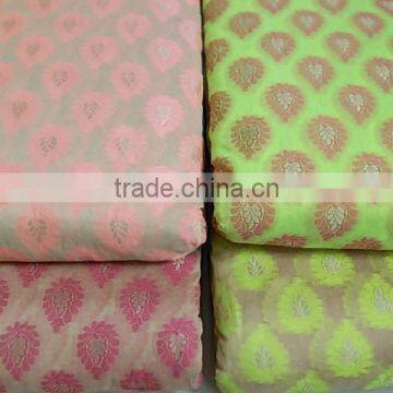 Elegant jacquard fabric for garment