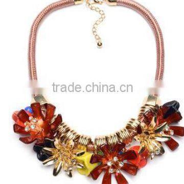 Fashionable 2016 acrylic flower necklace
