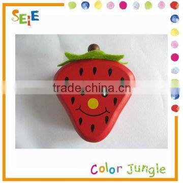 maracas noise maker Strawberry shape wooden maracas wholesale