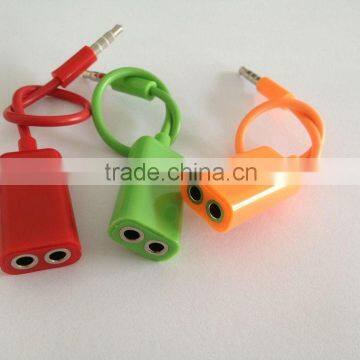 2014 best selling headphone splitter 3.5mm headphone splitter with mic for mobile phones MP3 MP4 MP5