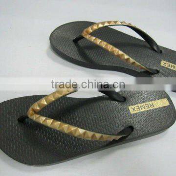 Latest design with good selling ladies' pvc flip flop slippers 2012