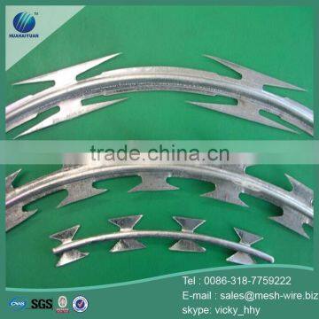 Cross razor wire with razor type BTO-12 to CBT-65