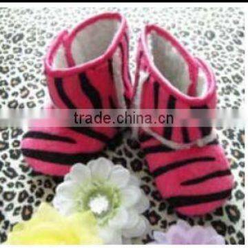 China Product and Low Price Wholesalesoft Sole Baby Shoes for 3mothes -15mothes Baby Kids on for Winter Warmer photo-5