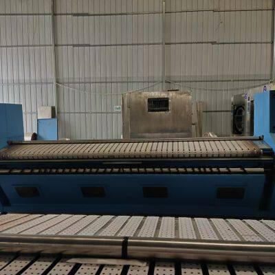 Fabric delivery machine