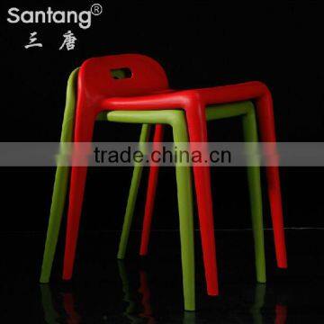 new plastic stacking horseshoe stool 1751