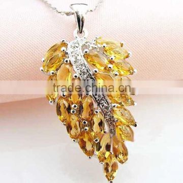 Yellow Crystal Leaf Pendant for Decoration or Gift