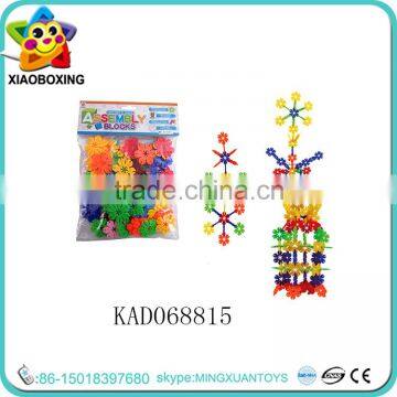 Hot selling creative snowflake plastic building blocks