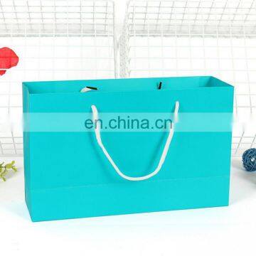 Amazing Price Retail Gloss Paper Material Plain Colorful Die Cut Handle Bag With Carry Bag photo-2