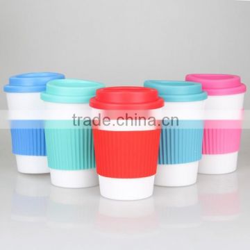 PP Plastic Material Coffee Cup with Silicone Band