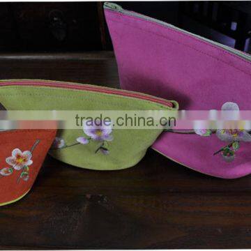 Fine Craft Fabric Cosmetic Bag With Embroidery Design photo-2