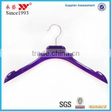 newest chinese gloss purple plastic hanger with notches