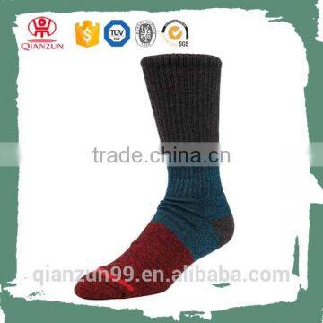 Custom cheap winter socks sport knitted compression sock for men