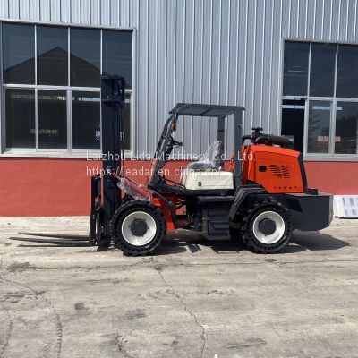 Four-wheel drive forklift