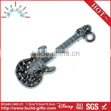 Guitar shape guitar pendant