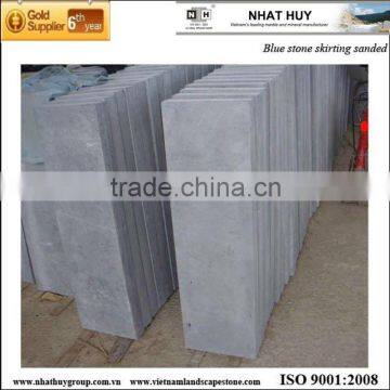 Blue stone kerb