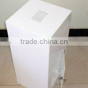 warm white acrylic packaging box with lock for battery