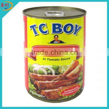 Manufacture of mackerel in tin with tomato sauce
