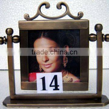 Manufacturer ANTIQUE BRASS PICTURE FRAME New