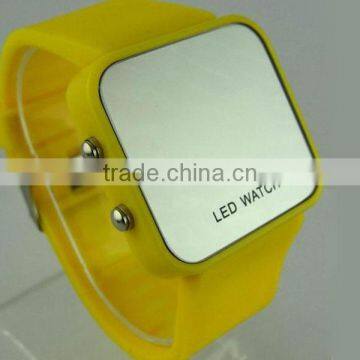 2014 promotional silicone sport mirror led watch hot