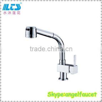 China Kitchen Faucet Pull Out Sink Mixer Hot and Cold Water