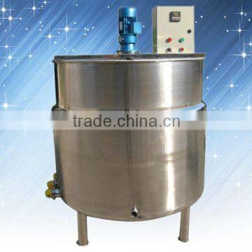 Electrically heated mixing tank