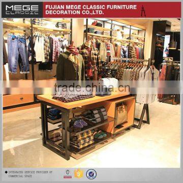 Retail Store Clothing Rack Display Design