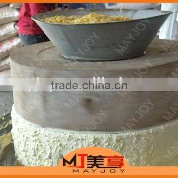 Good Quality Large Output Stone Flour Mill for Sale photo-4