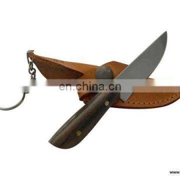 KNIFE AS KEY RING WITH LEATHER SHEATH. TOTAL LENGTH 13CM