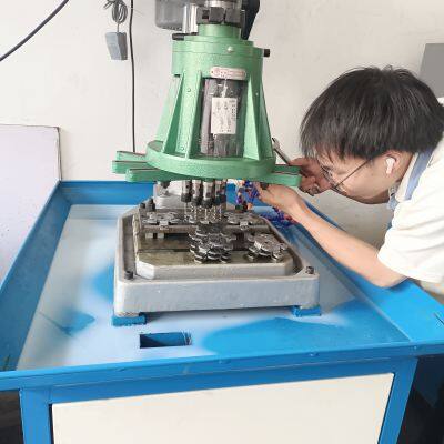 DongGuang China Automatic Tapping Machine Multi-head Tapping Machine Multi-axis Tapping Machine Gear Tapping Machine 4508 GT1-203 Made in China photo-4