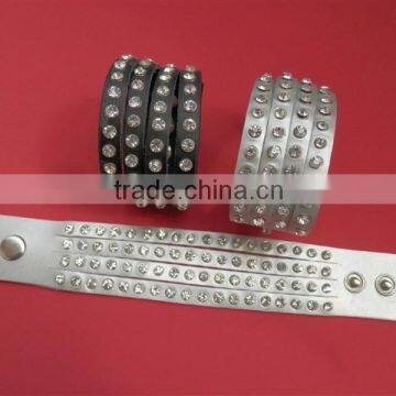 Produce 4 Rows of Rhinestones Studded Genuine Leather Luxury Bracelets Wristbands for Men & Women