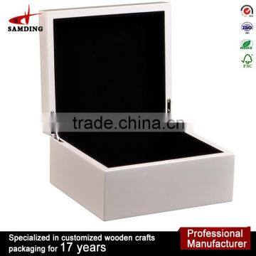 OEM White Perfume Packaging Packing Wooden Box for Cosmetic Product photo-3