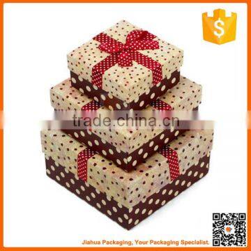 decorative paper chocolate box packaging with ribbon