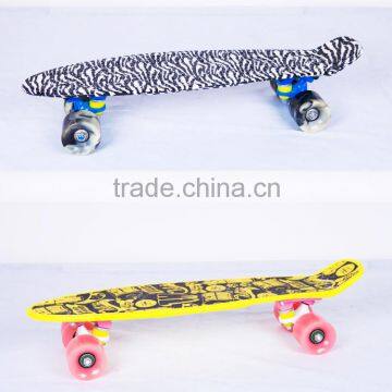 Street fish shaped plastic cruiser skateboard