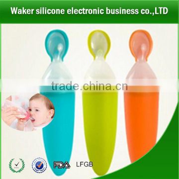 Silicone Extruding Assisted Food Feeder Weaning Spoon Feeding Bottle Spoon