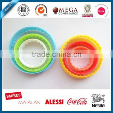 Colored round circle wave cookie cutters