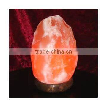 Natural salt lamp