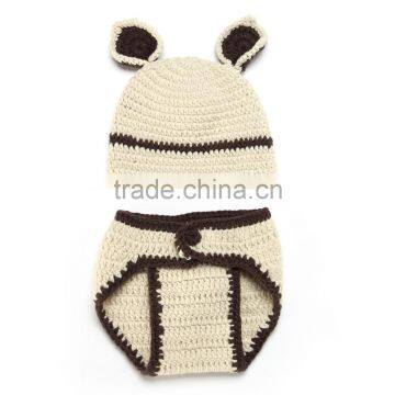 2015 Wholesale winter woolen knitted baby warm hat baby hat with diaper set