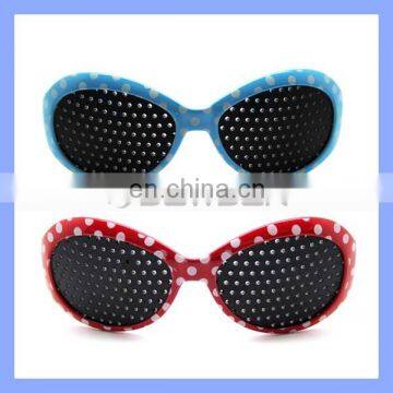 Colored Plastic Framed Fashion Pinhole Glasses for Children