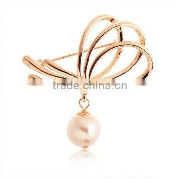 Unique Design 14K Gold Plated Pearl Pendant Brooch