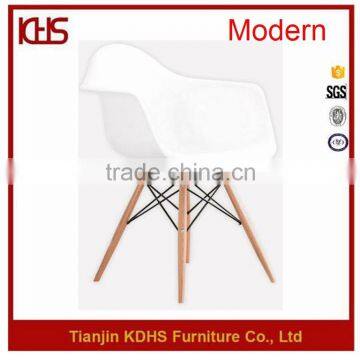 China Made Comfortable Modern Emes Plastic Style Round Solid Wood Leisure Chair