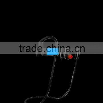 Pairing two device mobile earphone , short wired sports earphone bluetooth ,hooking earphone made in china .