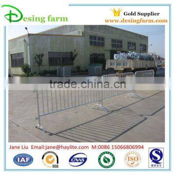 hot dipped galvanized road crowd barrier for sale