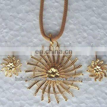 gold plated pendants set exporter, gold plated lockets manufacturer